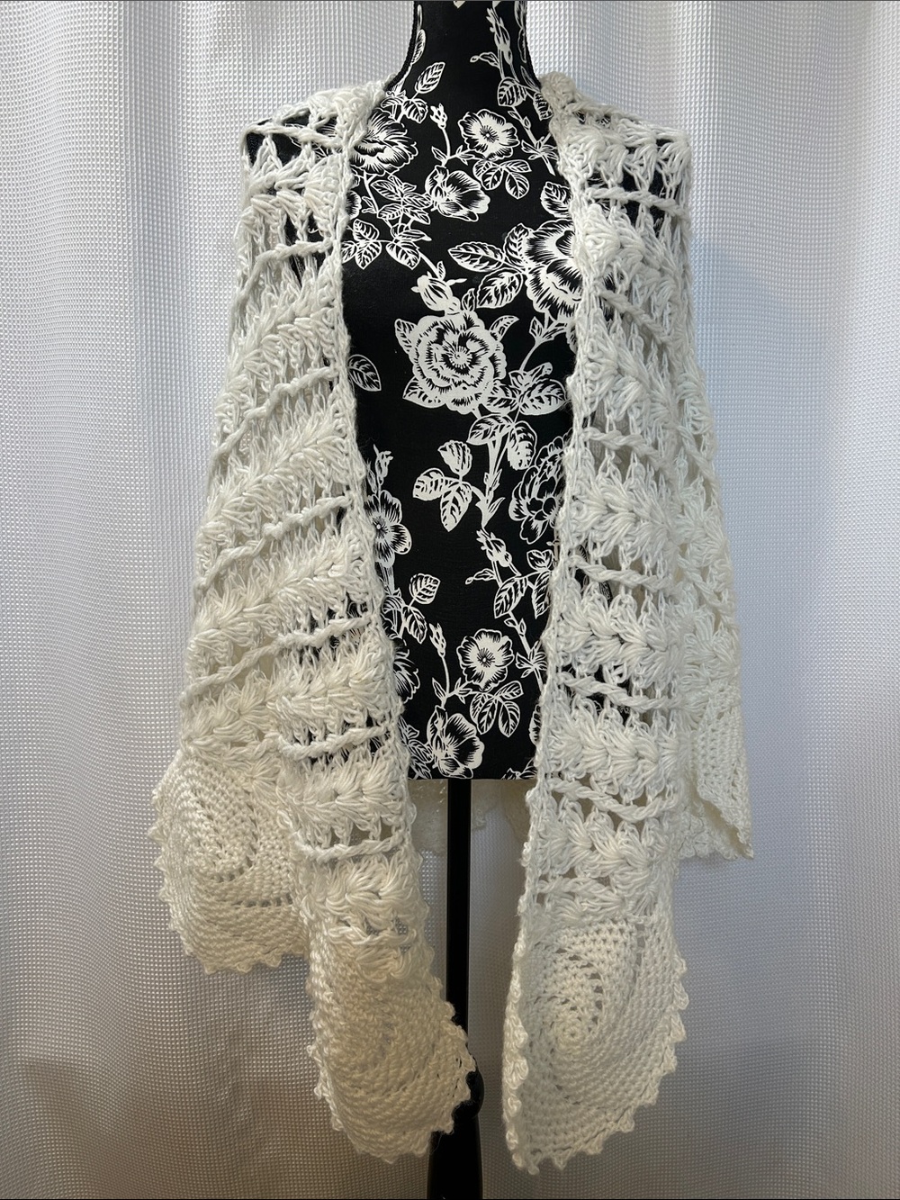 Vintage Open Knit Handmade Crochet Open Front Granny Shawl Wrap Boho Cream